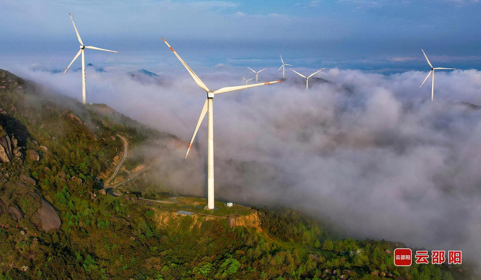 云海谣 朱巨滨 摄