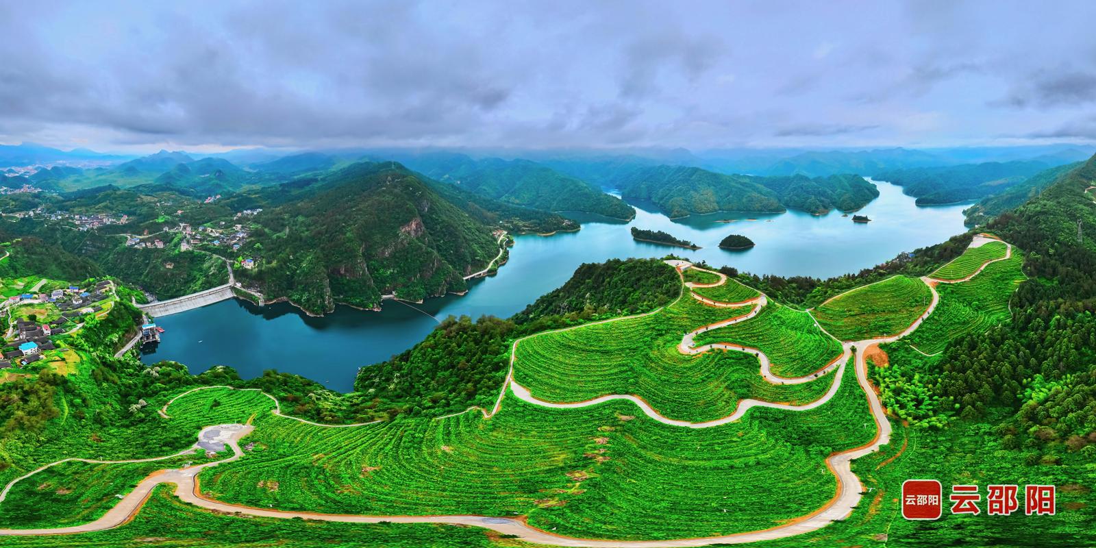 白云湖 王松华 摄