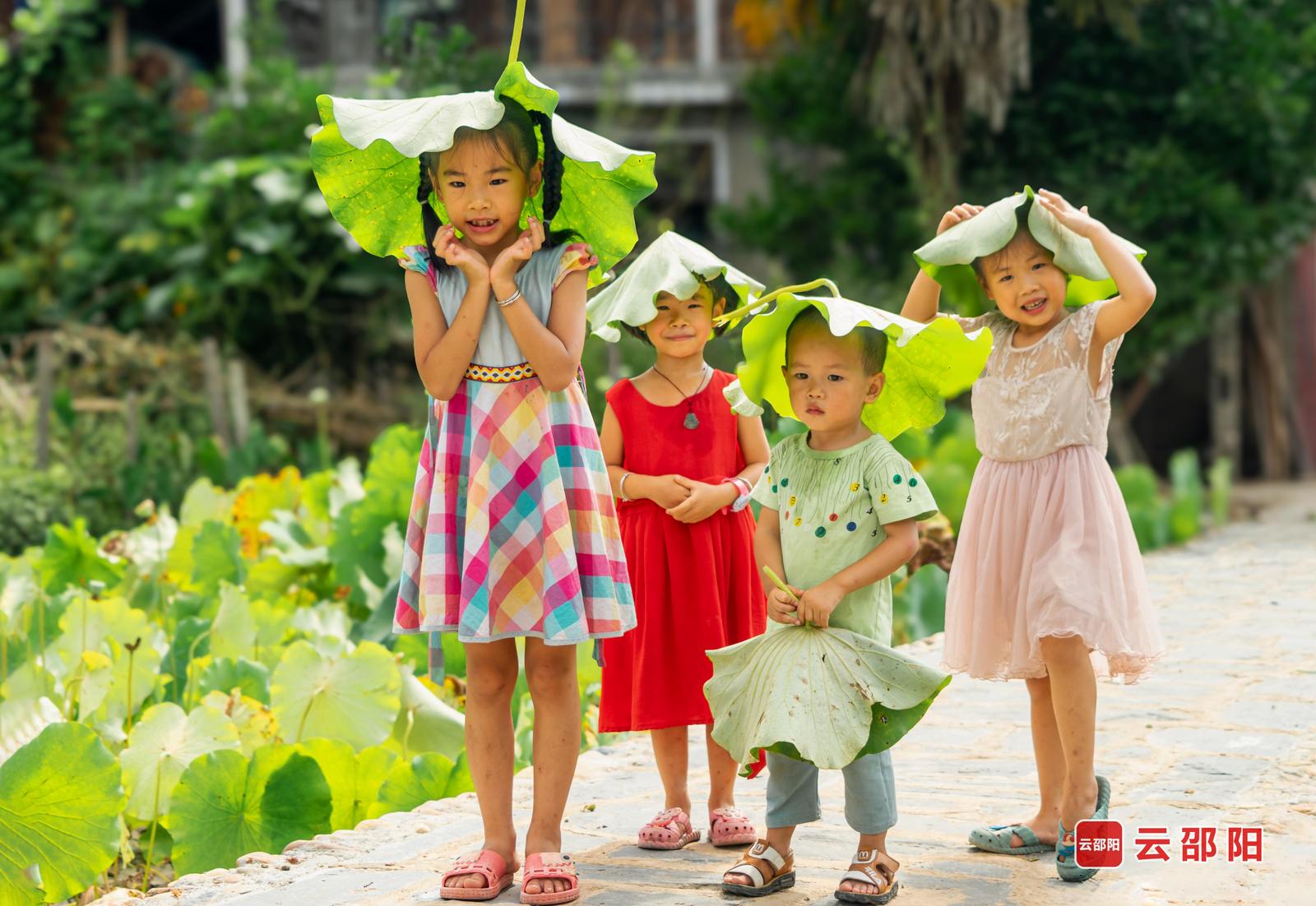 夏日童趣 申秀丽 摄