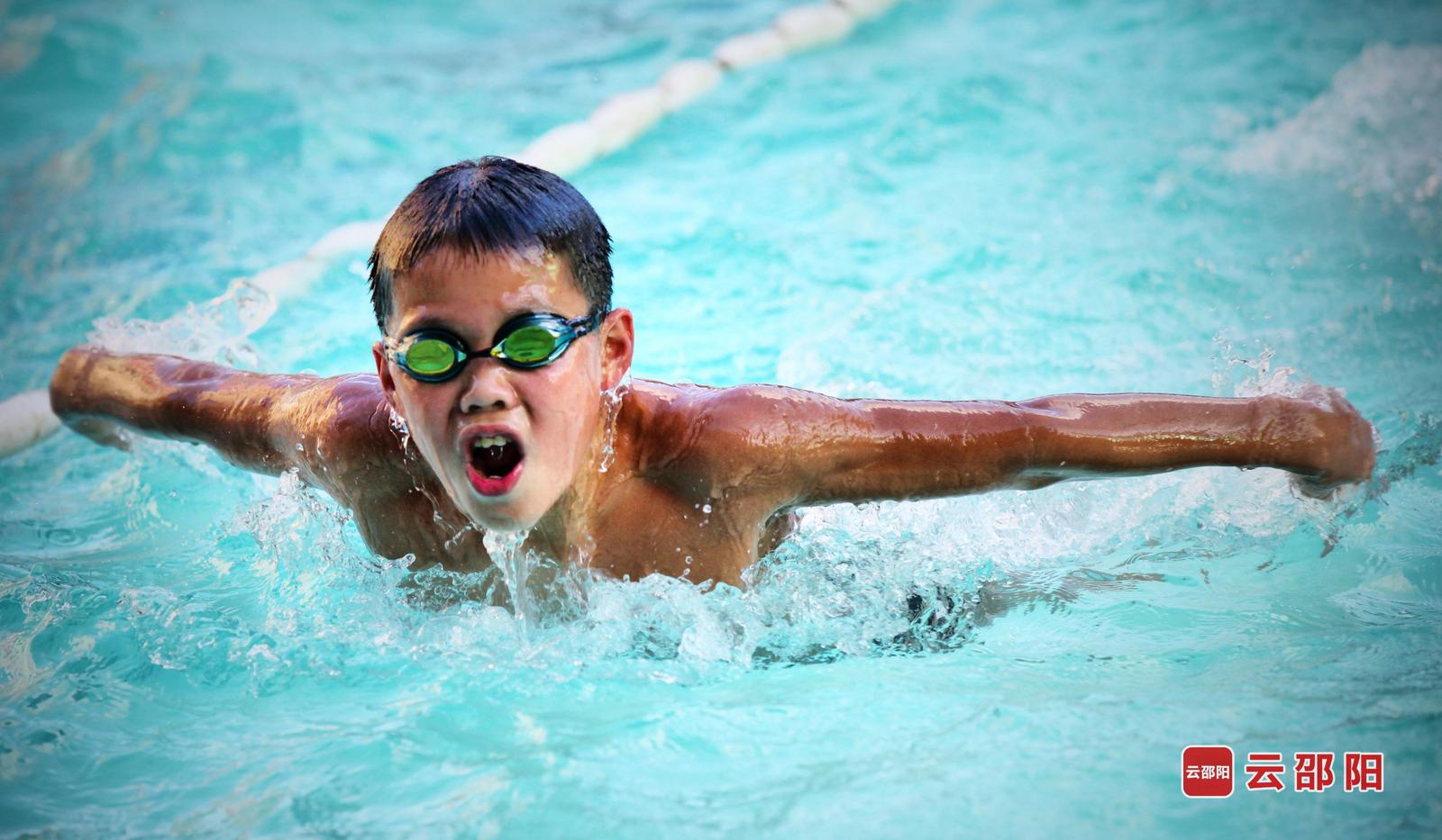 清凉一夏 罗哲明 摄