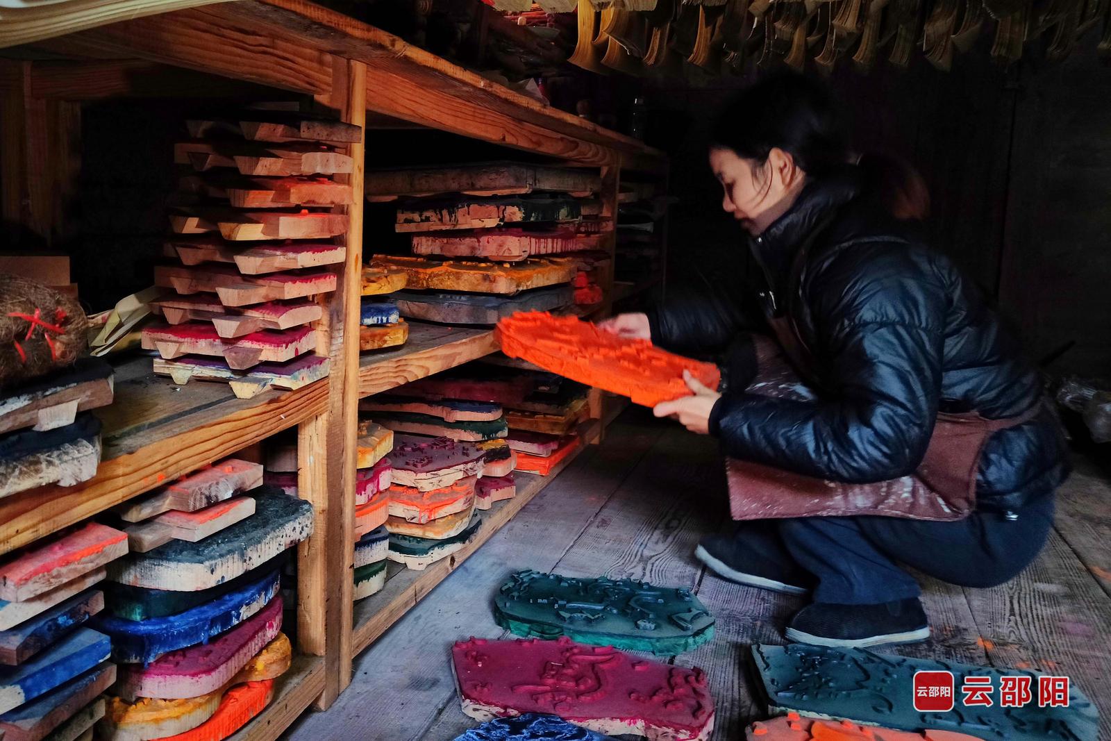 一版一色,方显时光耐性。